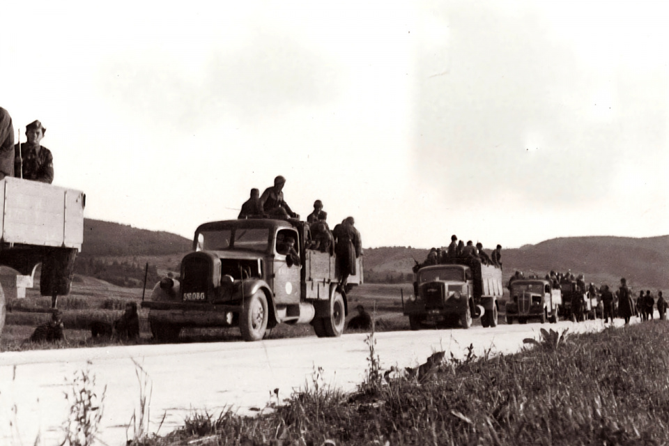 Presun trnavskej posádky na povstalecké územie, august 1944 | Foto: Vojenský historický ústav-Vojenský historický archív v Bratislave