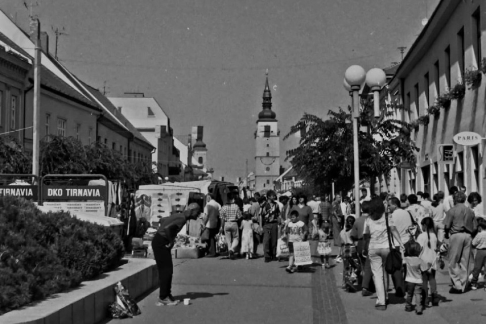 Jarmok v Trnave v roku 1999. | Foto: Tibor Sásik, Genpic