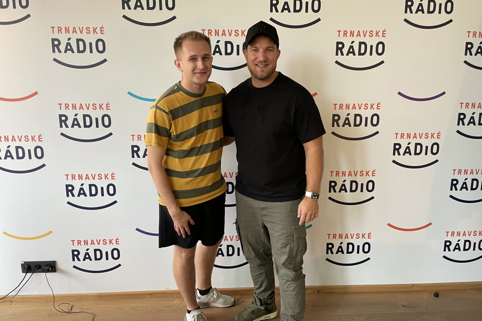 Lukáš Adamec bol hosľom v Rannej šou Trnavského rádia | Zdroj: Maja Greifová, Trnavské rádio