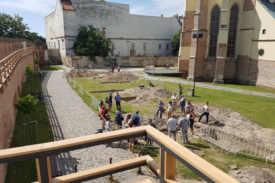 Fotografia z archeologického skúmania lokality | Zdroj: Plánuj mesto Trnava