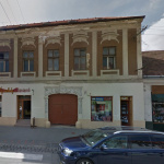 Dom v apríli 2012. Na dolnom podlaží sídlila kaviareň | Zdroj: Google Street View 2012