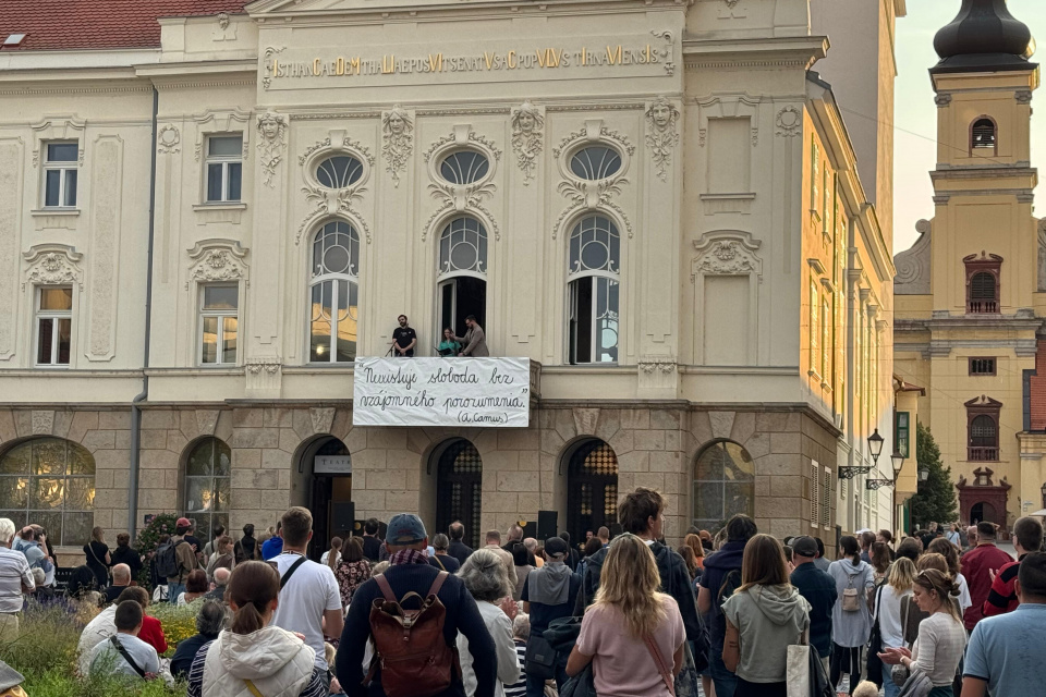 Protest na Trojičnom námestí v Trnave | Foto: Pavol Holý, Trnavské rádio