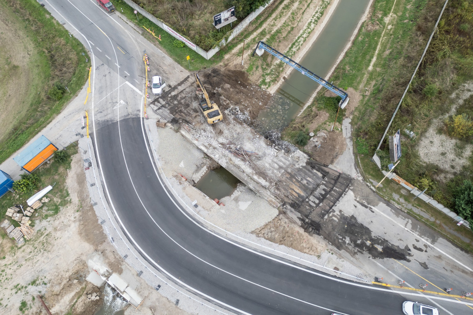 Obchádzka je hneď vedľa staveniska. | Foto: TTSK