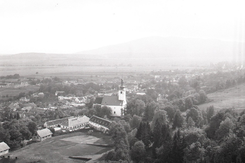 Pohľad na povojnové Smolenice. | Foto: Jozef Teslík z archívu TASR. Licencia na použitie: Trnavské rádio