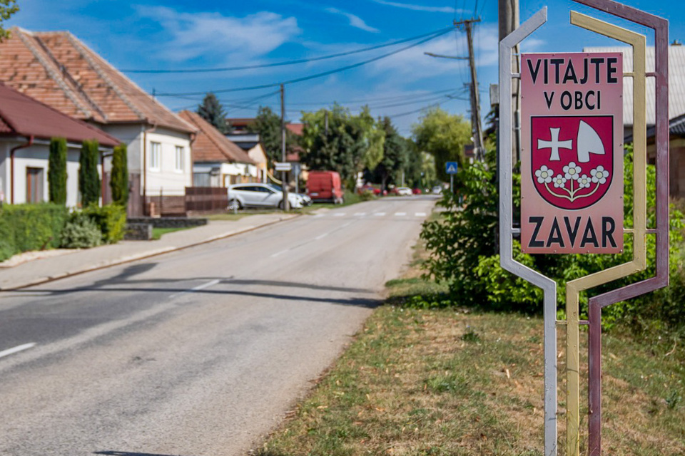 Cesta v obci Zavar. | Foto: TTSK