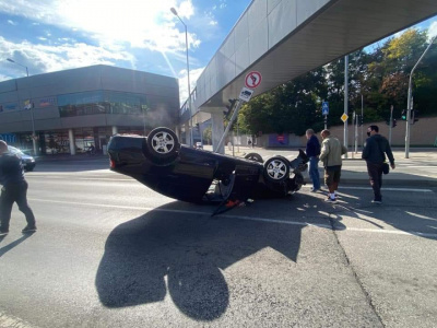 Prekvapivá nehoda, našťastie bez zranení | Foto: Nika P.