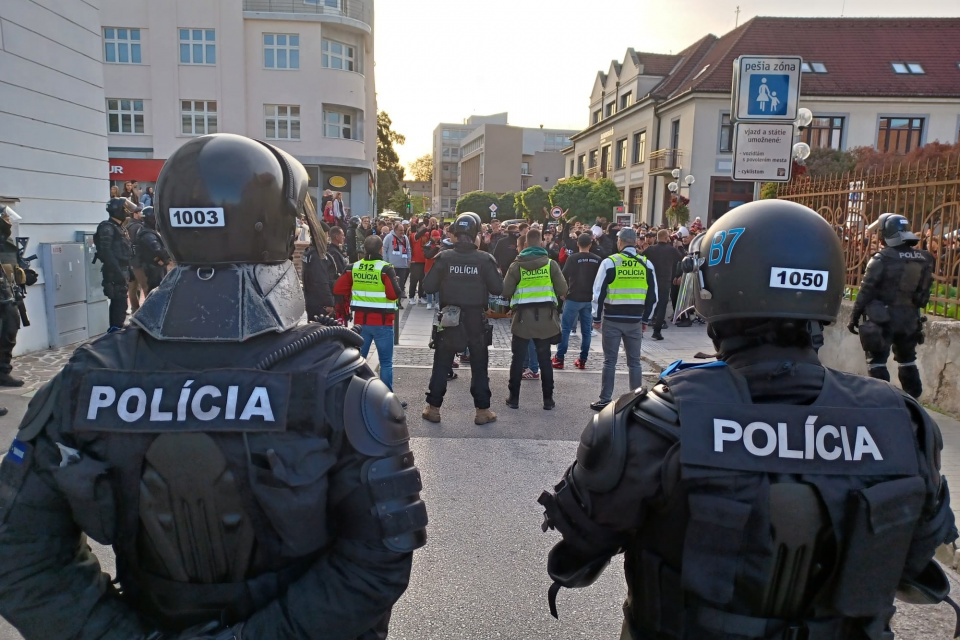 Polícia v uliciach | Zdroj: KRPZTT