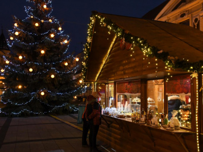 Trhy sa odštartujú tradičným rozvietením stromčeka | Foto: Mesto Piešťany