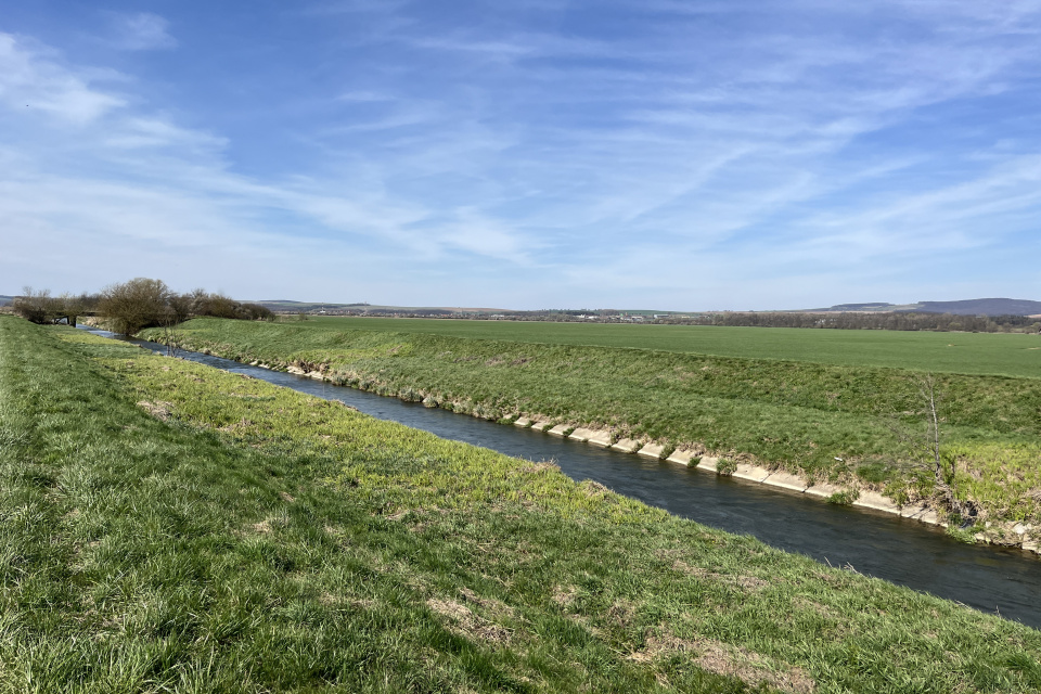 Úsek pri rieke, ktorým povedie nová cyklotrasa | Foto: TS