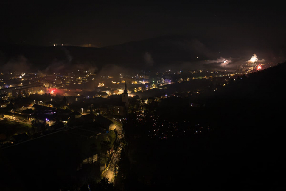 Pohľad na ohňostroj z veže zámku | Zdroj: Smolenický zámok