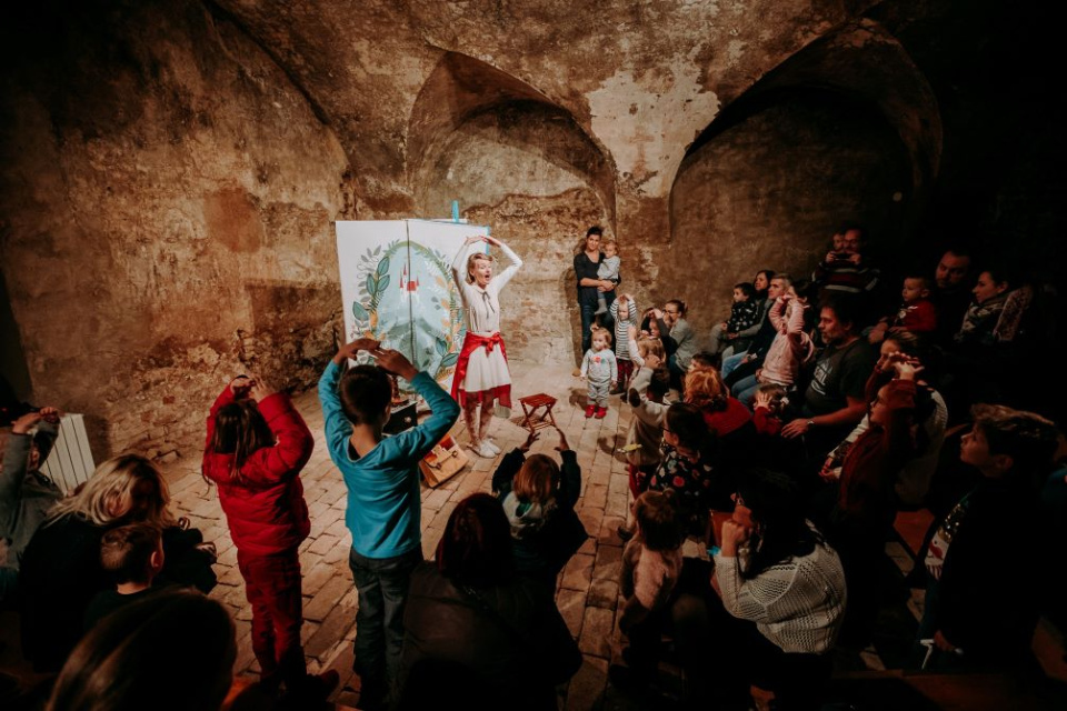 Divadielko zažijeme v čarovných priestoroch synagógy | Foto: Martin Hesko