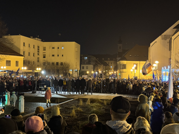 Podujatie ukončila hymna. Zúčastnení sa pokojne rozišli. | Foto: red.