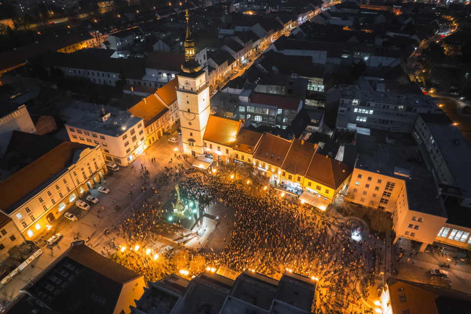 Dronový záber na Trojičné námestie 7. 2. 2025 o 17.35 h. | Foto: jb, pre Trnavské rádio