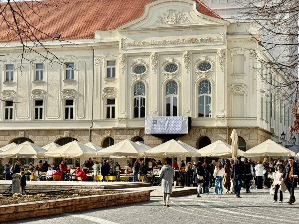 Na mestskom trhu vládne takmer letná atmosféra. | Foto: Trnavské rádio