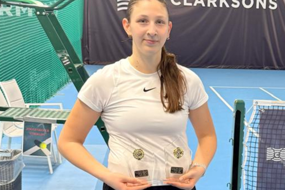 Mladá hráčka bodovala na medzinárodnom juniorskom turnaji ITF J60. | STZ, fb