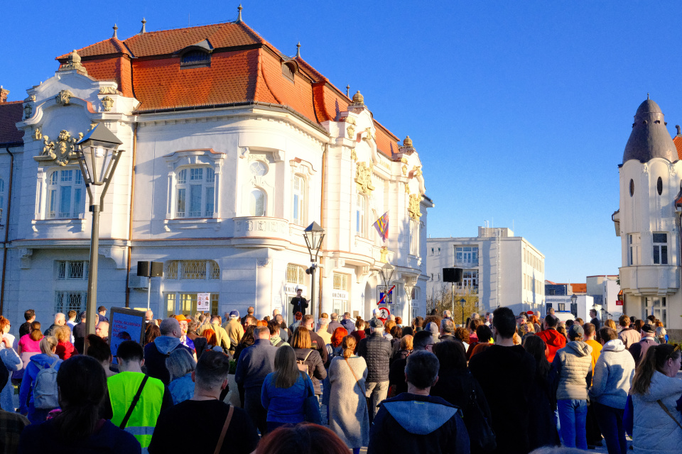 Protest na Námestí SNP v Trnave 4. 4. 2025. | Foto: red.