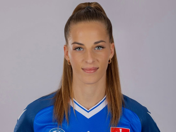 Tamara Morávková kope za Sláviu Praha. | Foto: Tamara Morávková, ig