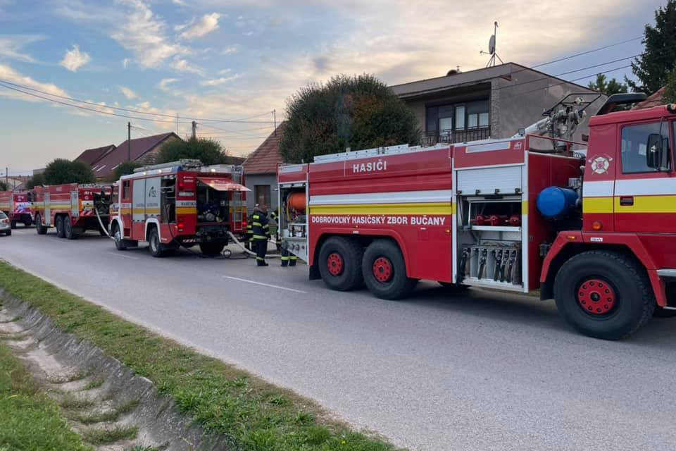 Požiar v Bučanoch  | Zdroj: fb Rasťo Kurinec