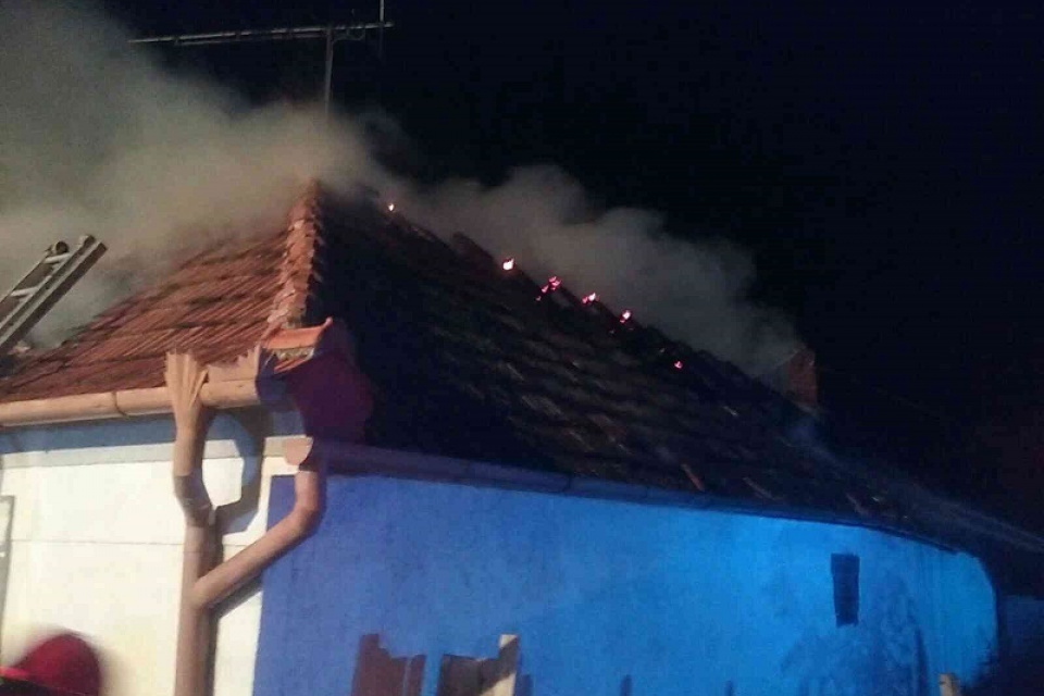Požiar domu v Dolných Salibách | Zdroj: KR HaZZ v Trnave