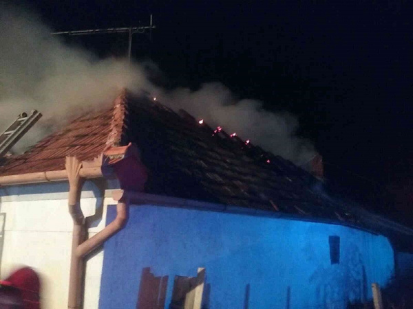 Požiar domu v Dolných Salibách | Zdroj: KR HaZZ v Trnave