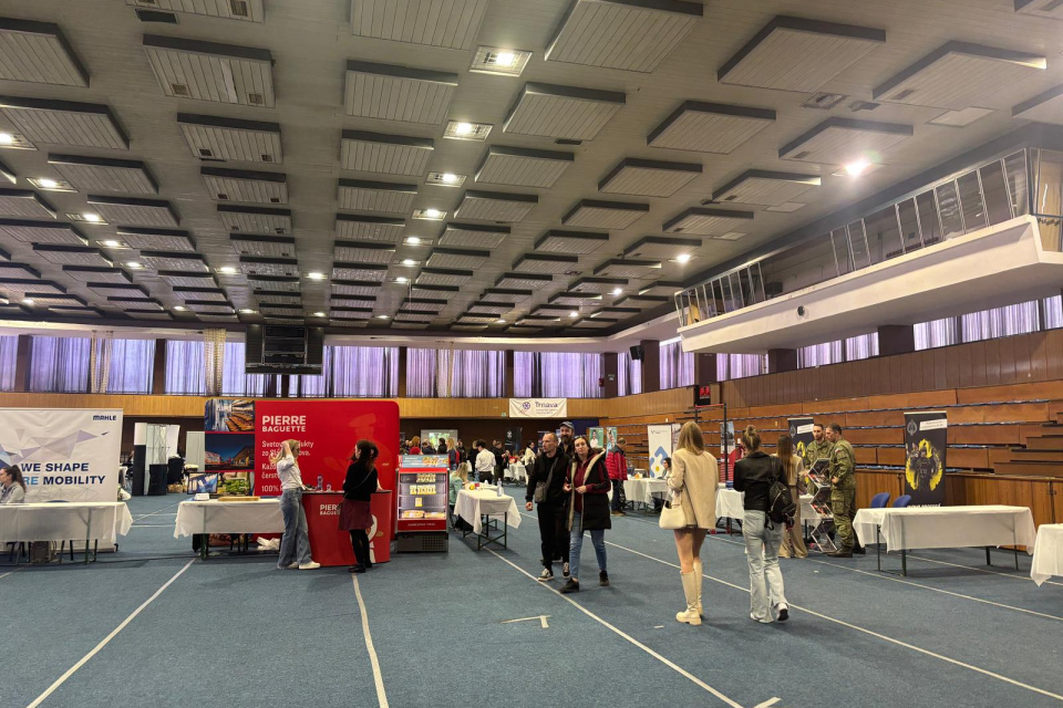 Burza práce v mestskej športovej hale | Foto: Zuzana Benková