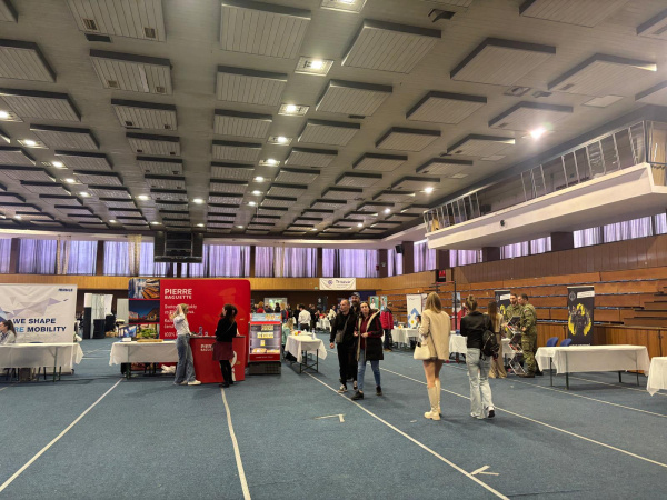 Burza práce v mestskej športovej hale | Foto: Zuzana Benková