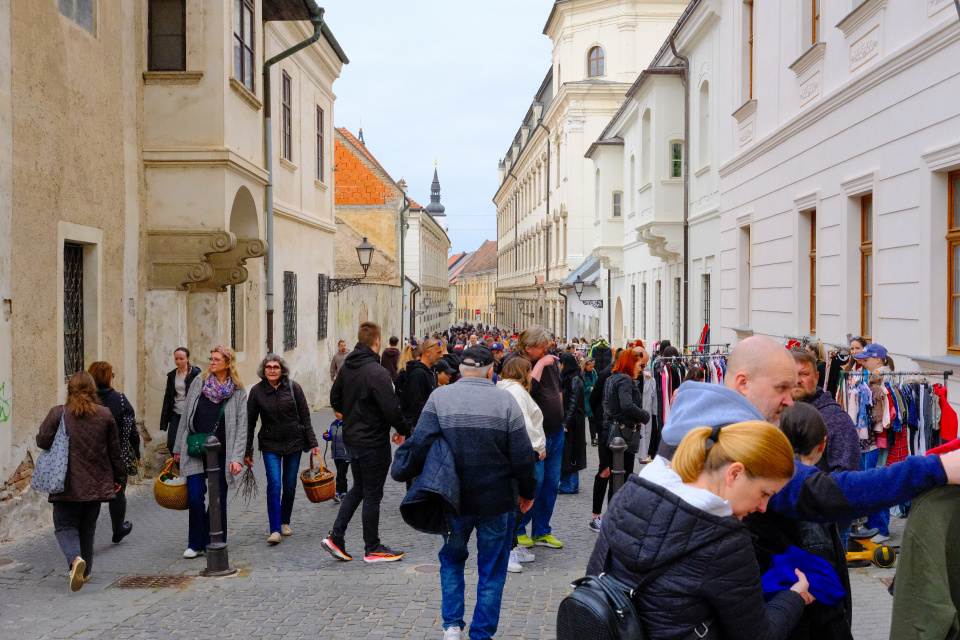 Jarný blšák v uliciach Trnavy. | Foto: red.