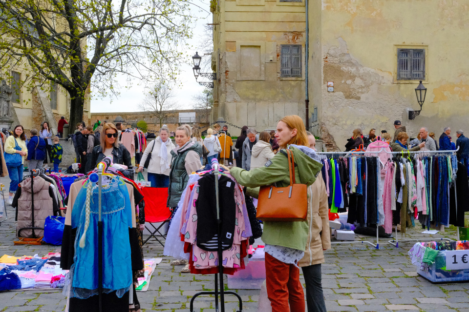 Jarný blšák v uliciach Trnavy. | Foto: red.