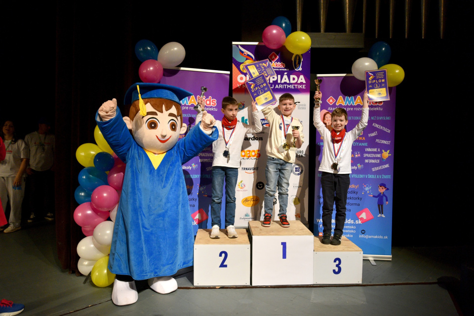 Fotografia z prvej olympiády v Piešťanoch | Zdroj: AMAKids Slovensko