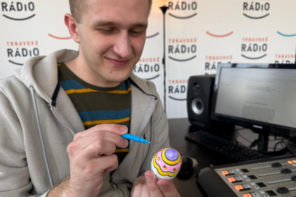 Stačia aj fixy, nálepky a umelé vajíčko  I Foto: Alexandra Štofirová, Trnavské rádio