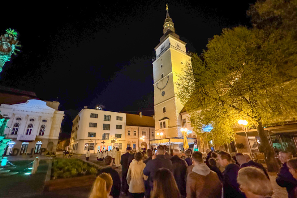 Procesia na Trojičnom námestí (19. 4. 2025). | Foto: red.