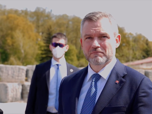 Peter Pelegrini na skládke v Hlohovci. | Zdroj: Fb, Peter Pelegrini