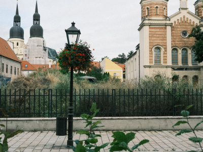 Trnavčania čakajú na renováciu parčíku pri synagóge aj starej pošty na Radlinského I Foto: Trnavské rádio