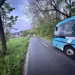 Cestu uvoľnili štyria dobrovoľní hasiči. | Foto: DHZ Vrbové