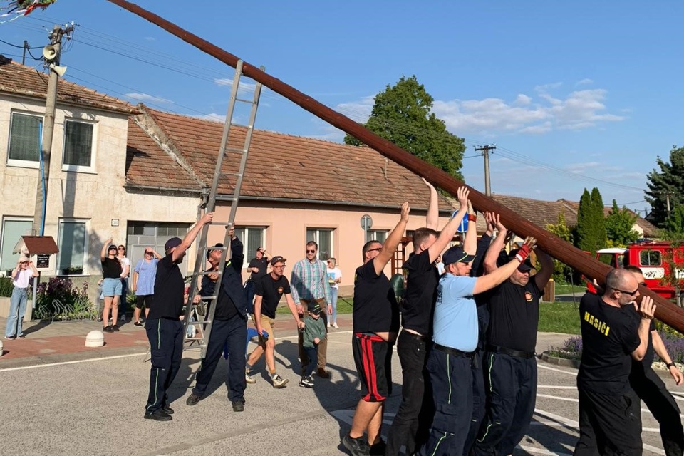Stavanie mája v Ružindole | Foto: Región Trnava