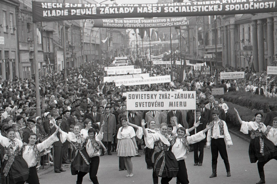 1. máj 1974 v Trnave | Foto: Lang, ČSTK/TASR