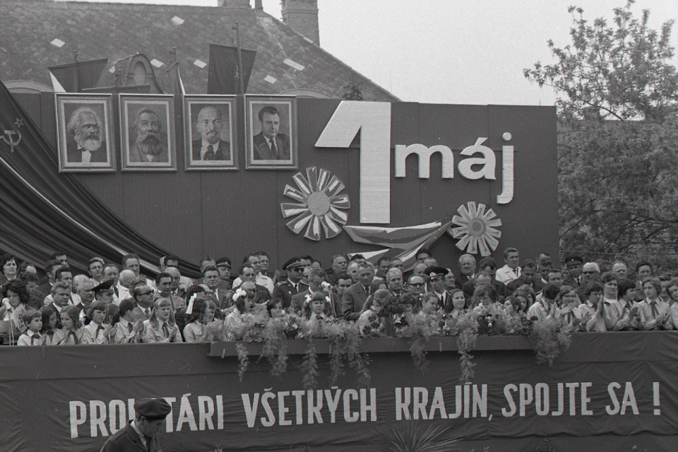 1. máj 1974 v Trnave  | Foto: L.Grešner, ČSTK/TASR