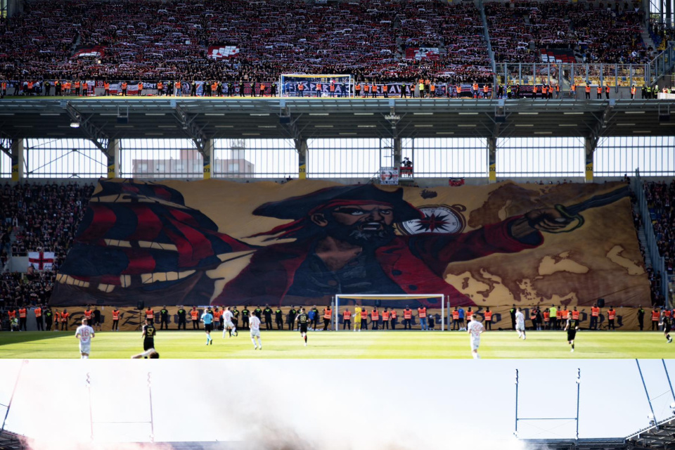 Kotol gratuluje víťazom. | Foto: Ultras Spartak Trnava