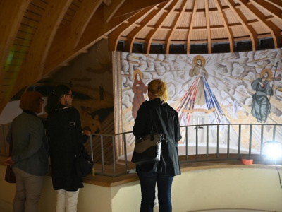 Interiér novostavby farského Kostola Božieho milosrdenstva v Trnave | Zdroj: Trnavská arcidiecéza