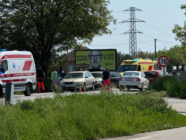 Na mieste zasahujú záchranárske zložky. | Foto: Marek Štefanka, DSOPaO, FB