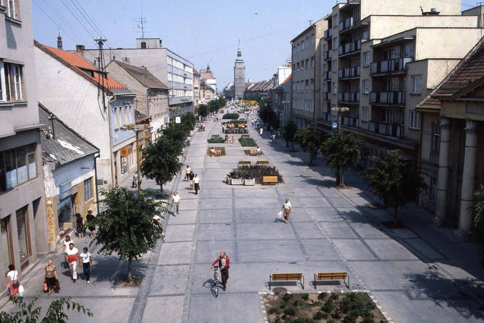 Pešia zóna na ulici Februárového víťazstva v Trnave. | Foto: ČSTK, Drahotín Šulla (licencia Trnavské rádio)