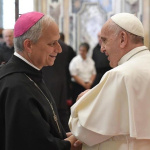 Nový pápež s pápežom Františkom | Zdroj: Vatican News