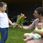 Dnes oslavujeme Deň matiek | Zdroj: TASR