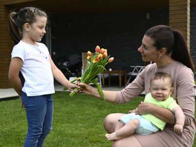 Dnes oslavujeme Deň matiek | Zdroj: TASR