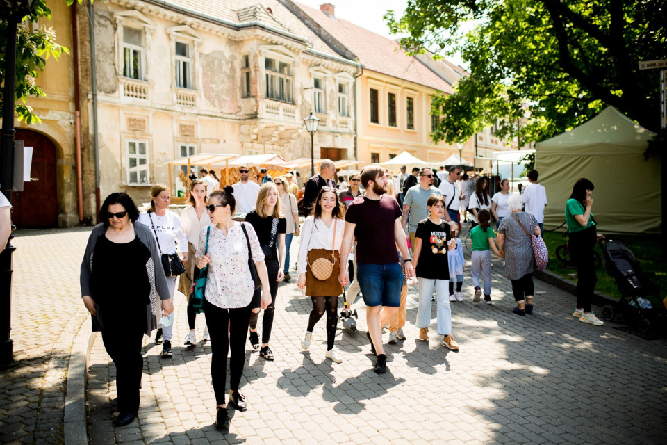 Hudobný program na hlavnom pódiu bude sprevádzať trhových návštevníkov aj okoloidúcich | Foto: Kamarian Photography