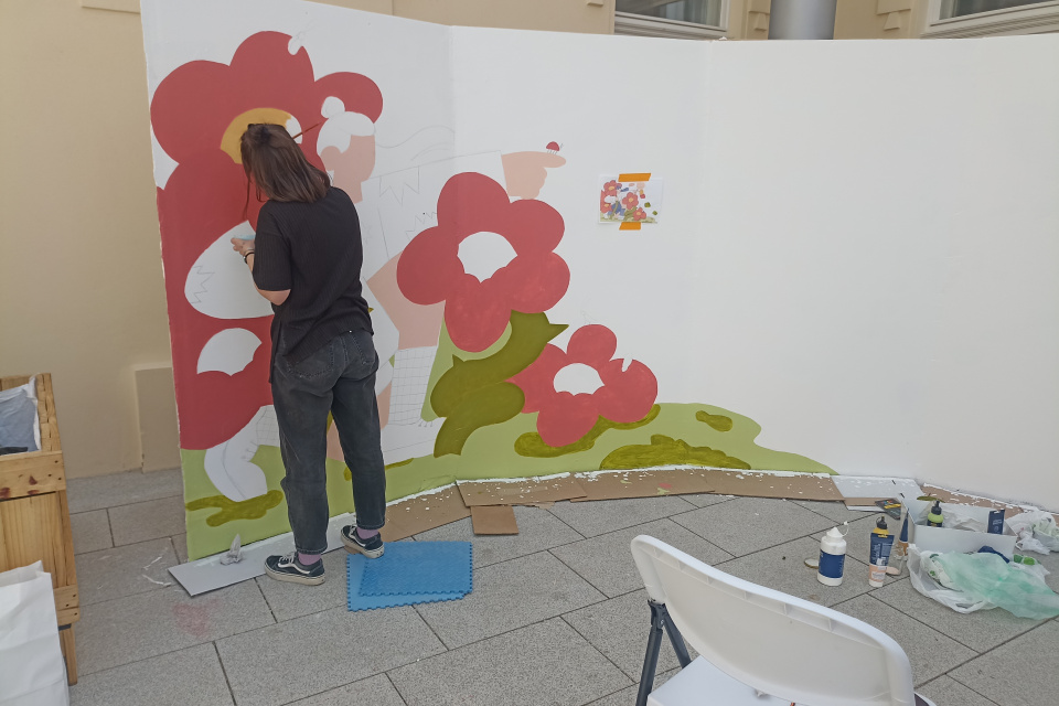 Príprava maľovaného FLORALU na podujatie v Kreatívnom centre | Foto: Michaela Martišíková, Trnavské rádio