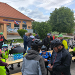 V Opoji pripravili pre cyklistov stoly a občerstvenie. | Foto: Klaudia Teovanović, fb