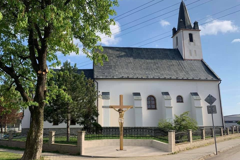 Vizualizácia kríža v Hrnčiarovciach nad Parnou | Zdroj: FB Marcel Škorec