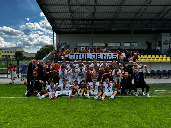 Ročník narodenia 2010 ovládol ligu aj pred tromi rokmi a zavŕšil tak majstrovský hetrik. | Foto: Spartak Trnava, fb
