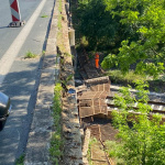 Pri Brodskom spadla na trať časť mosta. | Zdroj: Zahori.sk